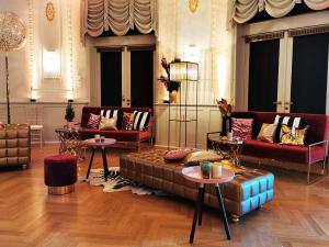 Grease Beistelltisch 1